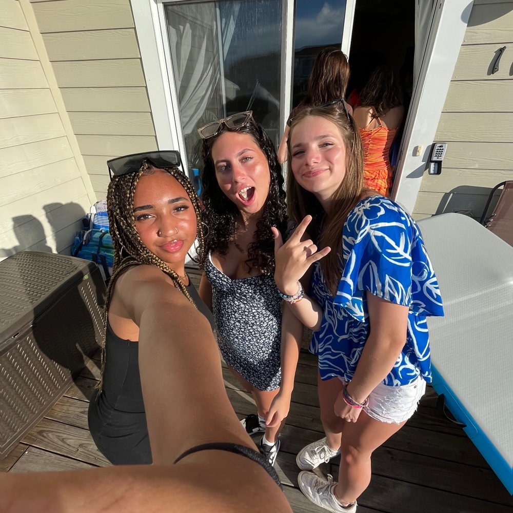 Meet your Posher, Camille